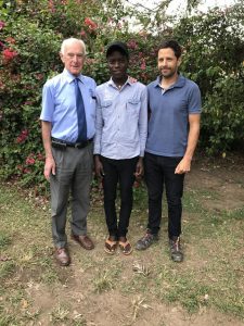 פרופ' פביאן בבית החולים לעיניים ב- Mbarara שבמערב אוגנדה